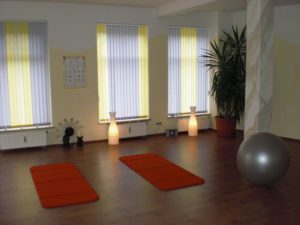 Zentrum für Krankengymnastik - Praxis - Gymnastikraum - Massage